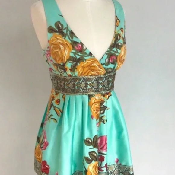 Forever 21 Tops - FOREVER21 Floral Peplum Blouse size Medium
#106